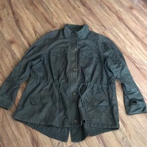 round collar drawstring green military jacket